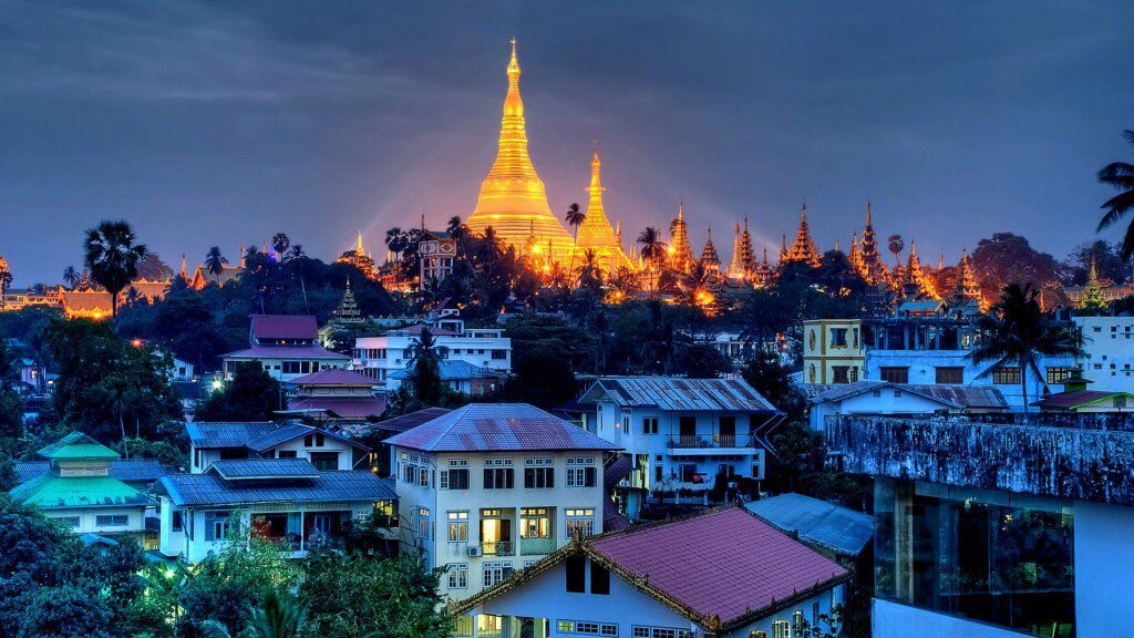 Мьянма ночью